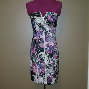 KENSIE Strapless Ruffled Floral Dress